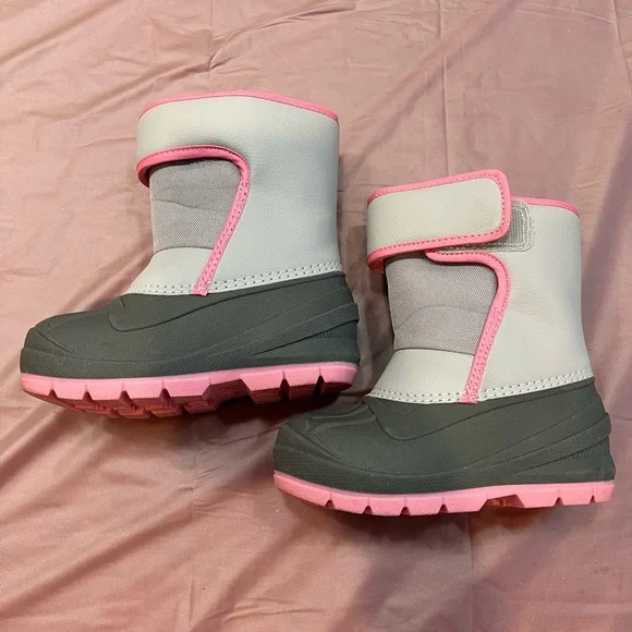 Cat & Jack Toddler Girls’ Lenny Winter Boots - Picture 2 of 6